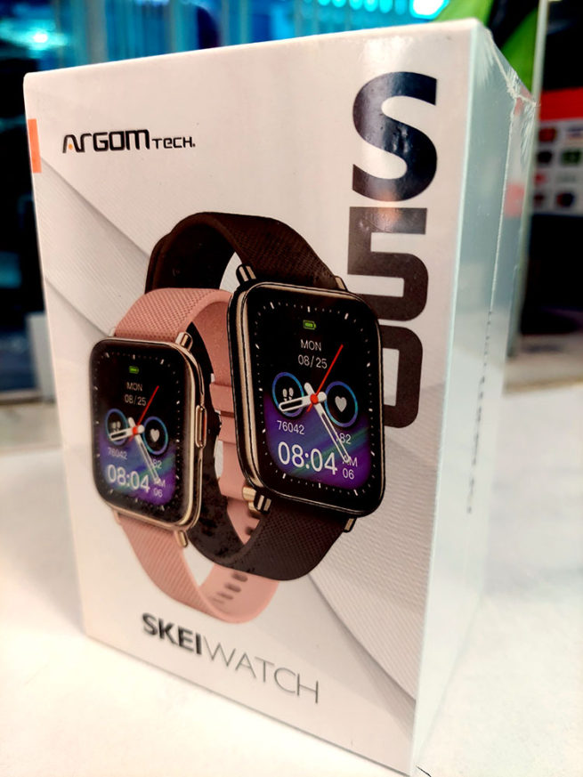 RELOJ-INTELIGENTE-SKEIWATCH-S50+-en-caja
