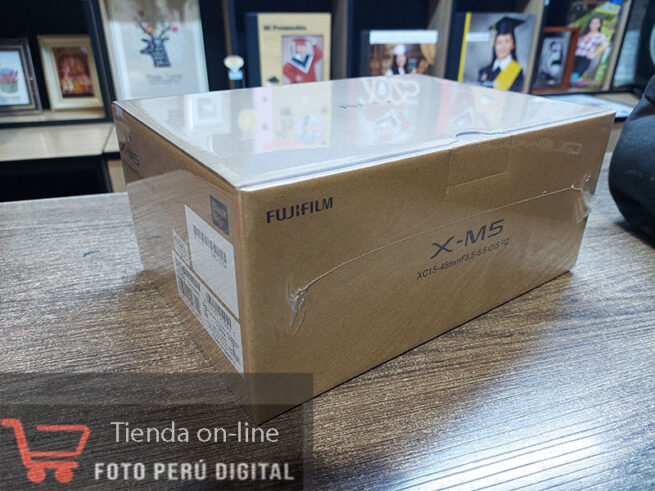 Cámara Digital FUJIFILM X-M5 (Black) + Lente FUJIFILM XC 15-45mm F3.5-5.6 OIS PZ - Imagen 5